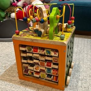 Zany Zoo Activity Cube.